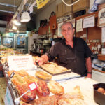 Fredi Ben-Hur slutter etter 41 år på Chen Cafe i Jaffagaten i Jerusalem. (Foto: Vidar Norberg)